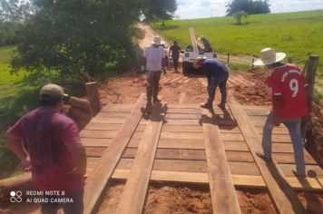 Acesso à ponte do Emboaba é reformado