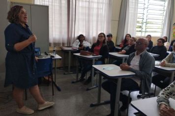 Palestra sobre o espectro autista capacita profissionais da educação em Flora Rica