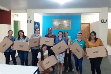 Professores Municipais são contemplados com Notebooks por recursos próprios da prefeitura municipal