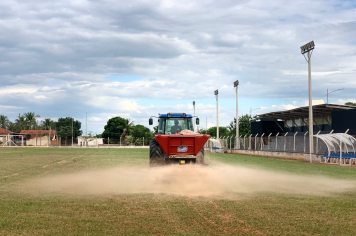 Estádio Municipal recebe melhorias no gramado