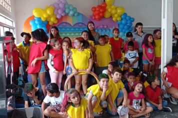 O CRAS Flora Rica com o apoio da Prefeita Rosicler promoveram uma festa em comemoração ao Dia das Crianças