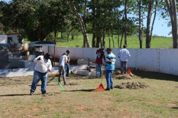 Prefeitura de Flora Rica inicia limpeza e preparação do Cemitério para o Dia de Finados