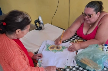 CRAS retoma oficinas e oferece curso de pintura em pano de prato