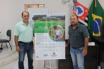 Encontro com produtores em Flora Rica fornece cadastro no CAR e Rotas Rurais