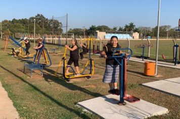 Treinamento Funcional com a Melhor Idade é realizado na academia ao ar livre