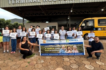 Desfile cívico reúne alunos e emociona população