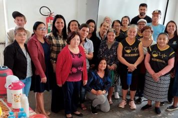 Psicóloga alerta sobre a violência contra a pessoa idosa durante palestra 