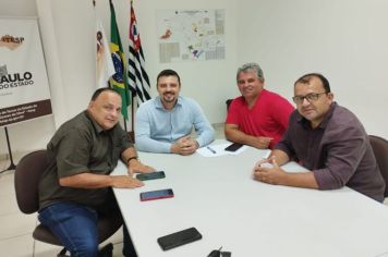 Prefeito participa de encontros para regularizar Distrito Industrial e convênios