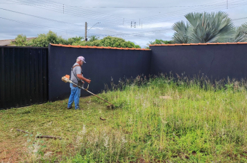 Setor de Limpeza e Serviços Urbanos realiza roçagem da grama no CSU