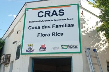 O CRAS Flora Rica ganhou uma nova placa de identificação