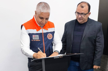 Prefeito assina convênio para construção da ponte no bairro Santa Clara 