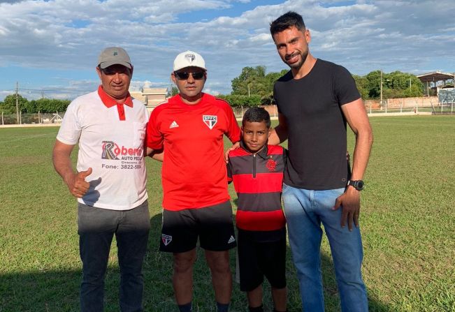 Avaliação do São Paulo Futebol Clube no Estadio Municipal de Flora Rica