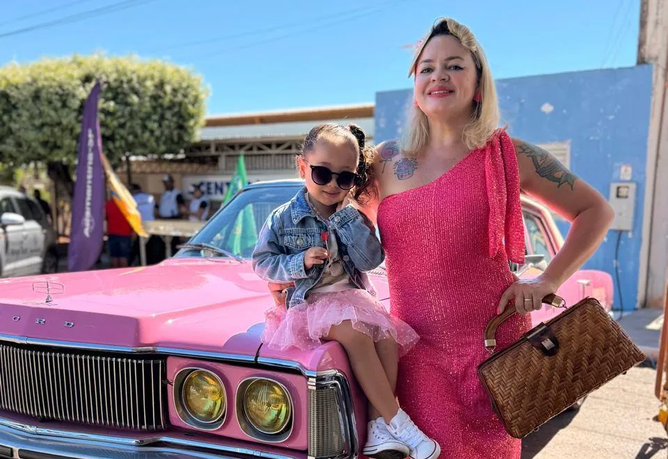 Flora Rica viveu um domingo especial com o 2º Encontro de Carros e Motos Antigos!