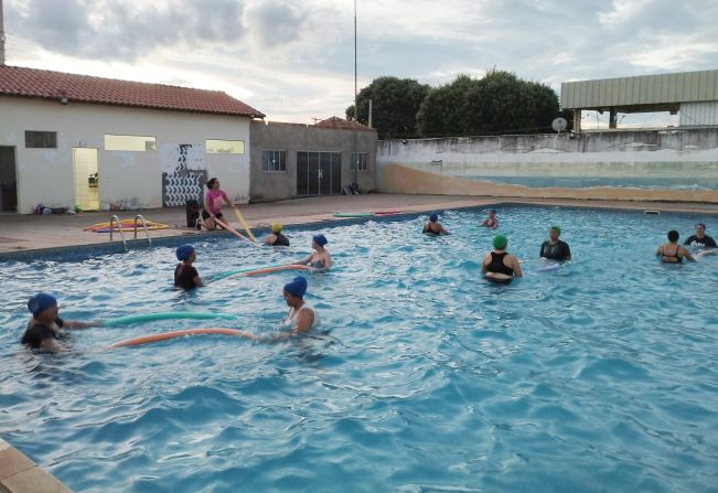 Iniciadas as aulas de hidro dance e hidroginástica