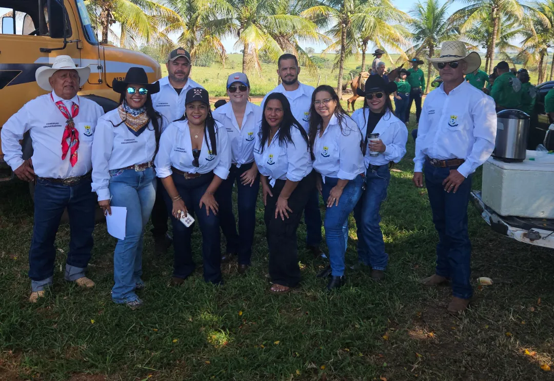 Cavalgada encerra programação de aniversário dos 73 anos de Flora Rica
