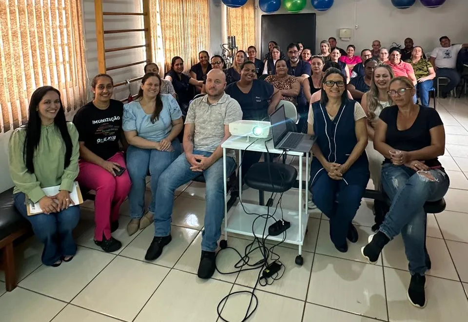 Saúde de Flora Rica participa de treinamento sobre manejo e soroterapia da raiva