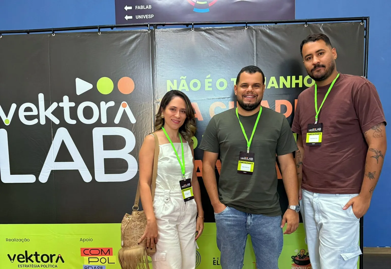 Flora Rica marca presença em evento de comunicação e estratégia política