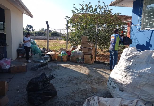 Alunos da Escola Municipal coletam 239,900 kg de materiais recicláveis durante projeto ambiental
