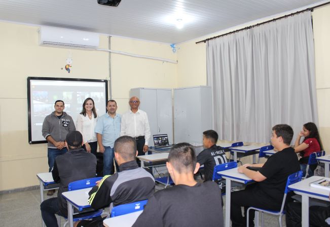 Curso pré-universitário da Unesp Polo Flora Rica é iniciado