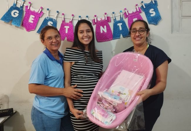 Entrega de kits para gestantes