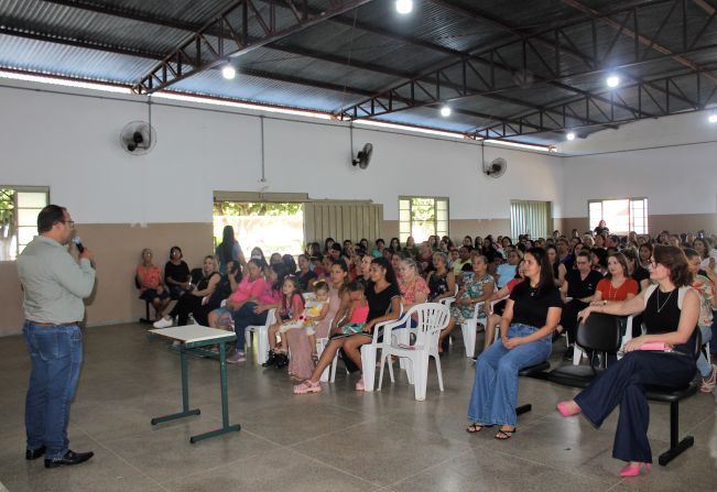 Florarriquenses são homenageadas no Dia da Mulher com recepção especial no CCI