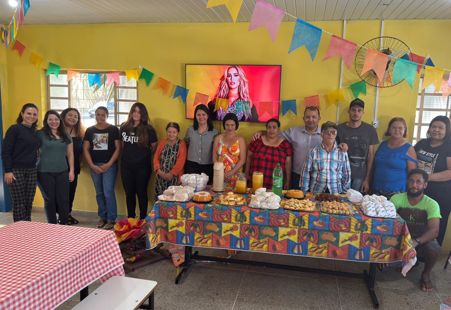 Grupo do BPC participa de roda de conversa com tema junino no CRAS