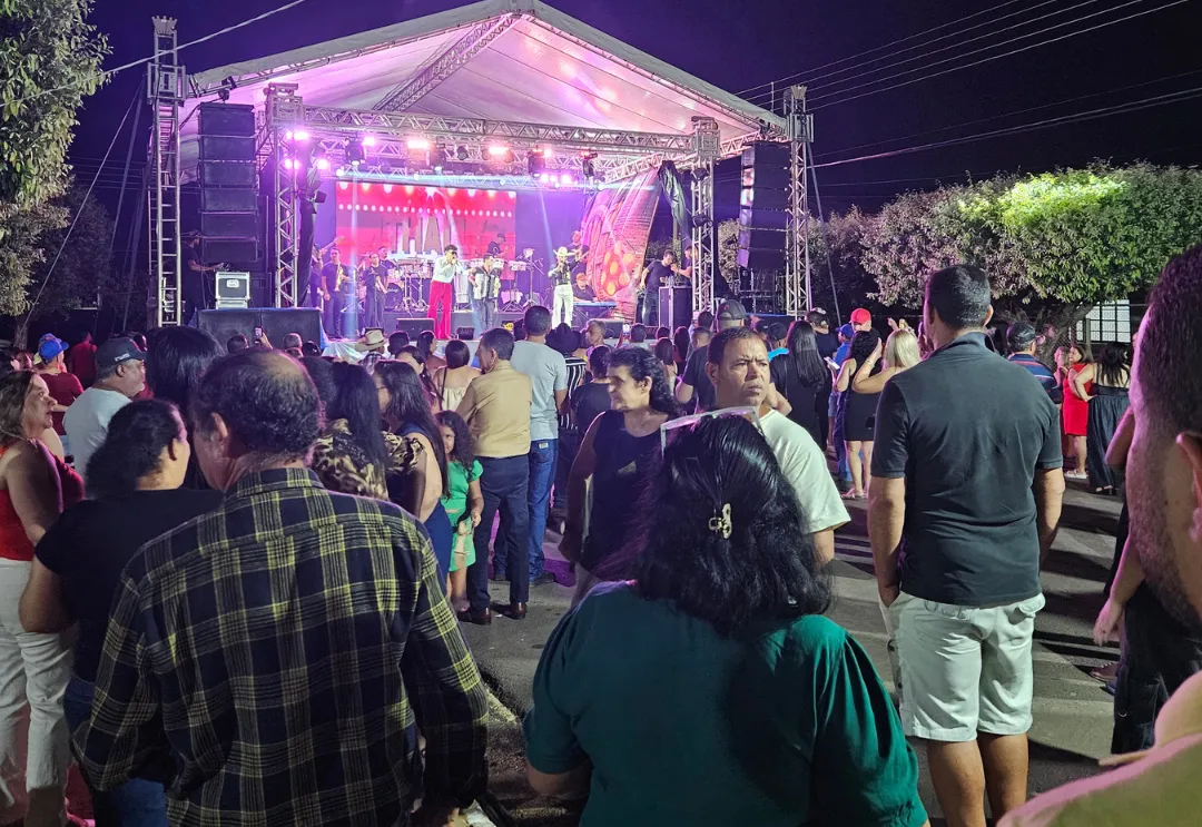 Flora Rica celebra 73 anos com grande festa e shows sertanejos na praça