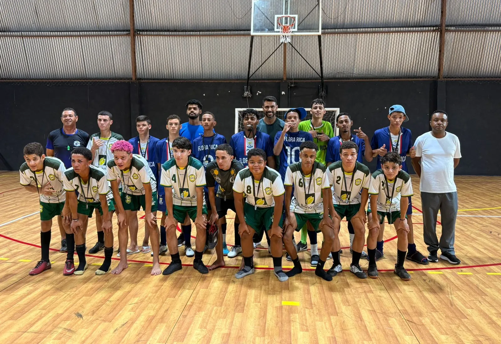   Futsal movimenta o Complexo Poliesportivo com jogos emocionantes entre Flora Rica e Santo Expedito