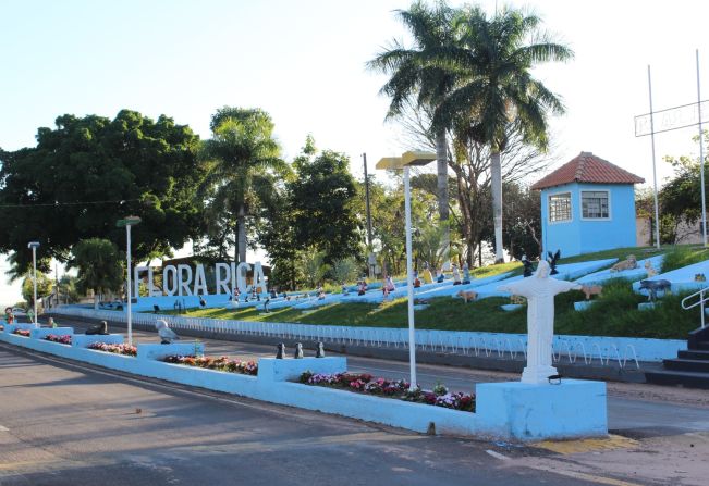   Revitalização do jardim da entrada da cidade