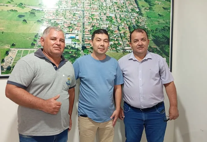 Prefeito recebe supervisor para tratar de cursos profissionalizantes