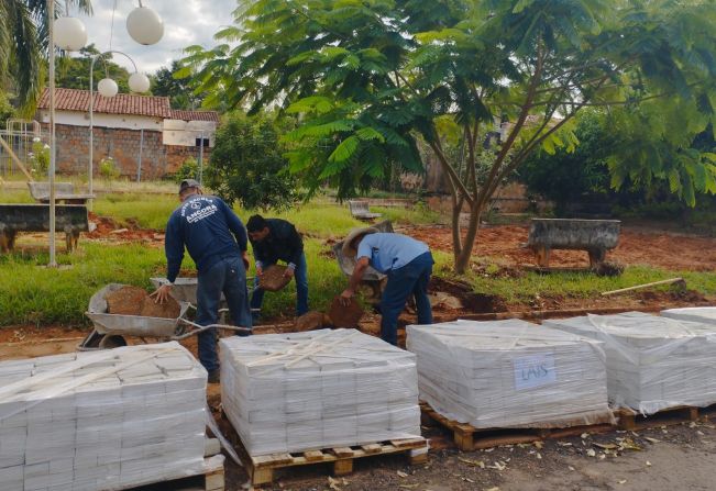 Iniciada obra de revitalização da Praça do Conjunto Habitacional - Morada do Sol