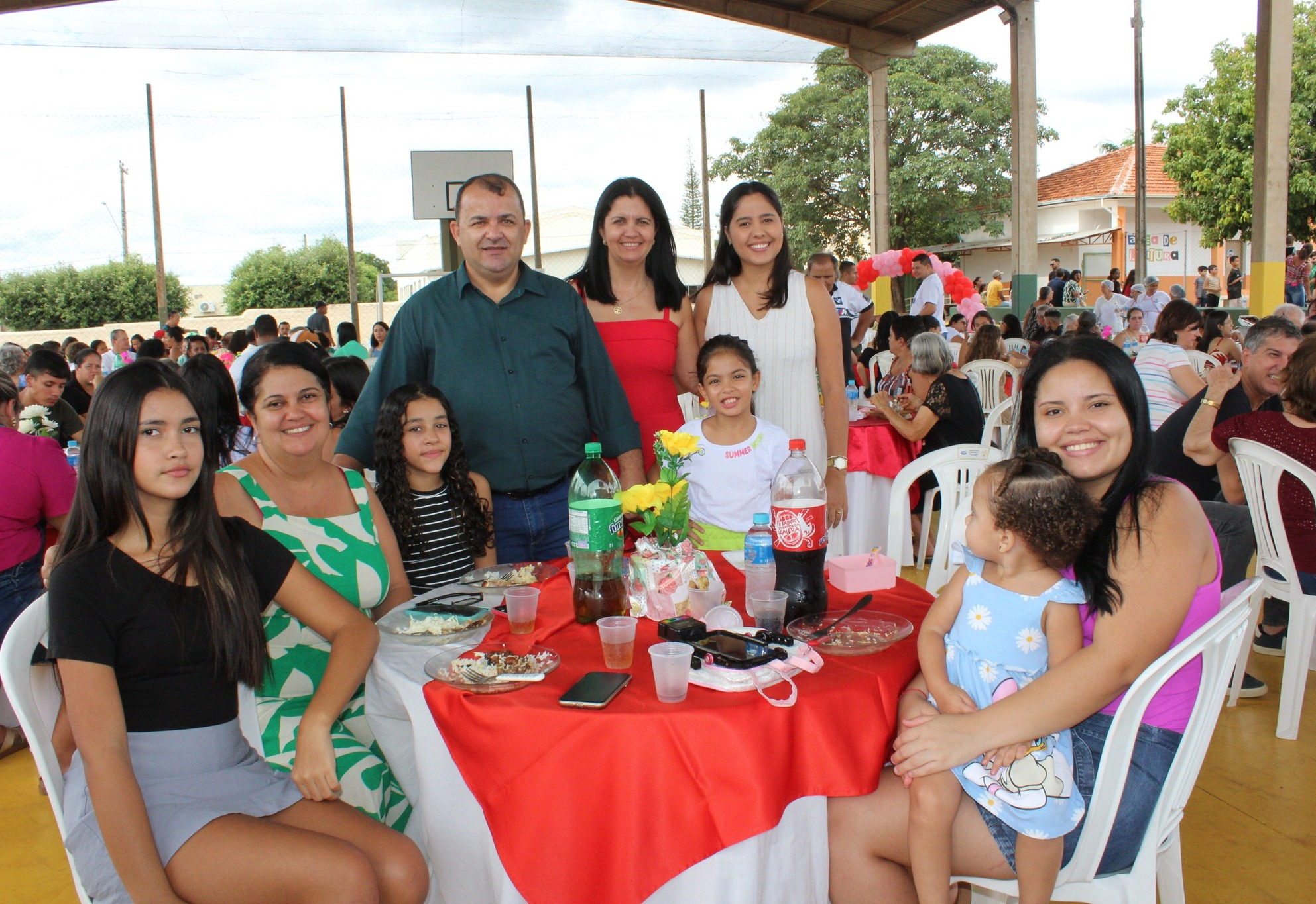 Dia das Mães é celebrado com almoço especial e música ao vivo 