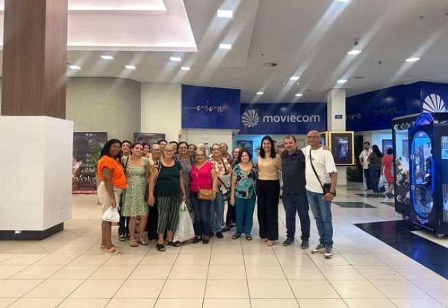 CRAS promove passeio em comemoração ao Dia do Idoso no shopping