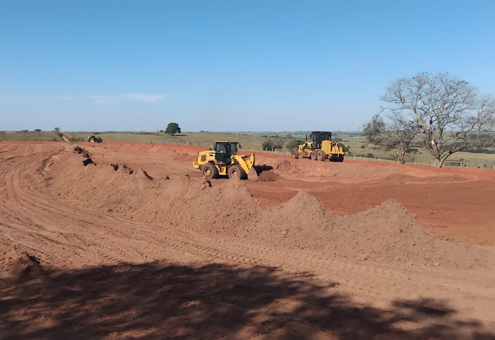 Prefeitura inicia melhorias na estrada FR-11 em parceria com a Usina Alto Alegre